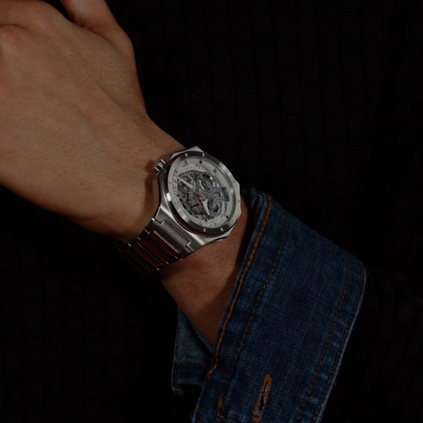 HUGO часовник