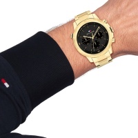 Tommy Hilfiger часовник