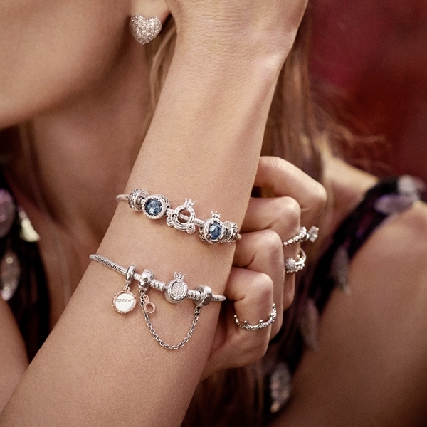 Pandora Осигурителна верижка клипс Вълнуваща история