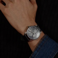 HUGO часовник