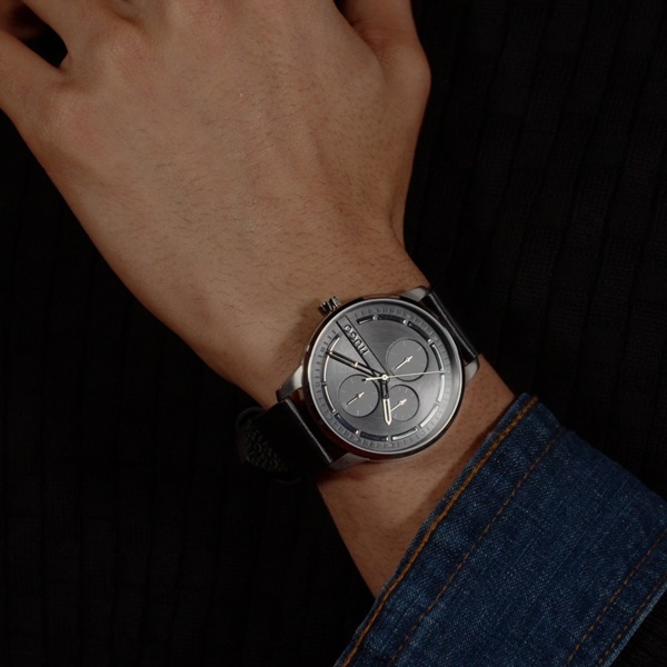 HUGO часовник