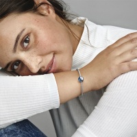 Pandora Moments Клипс Светът ме очаква