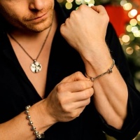 UNOde50 Гривна Shackled