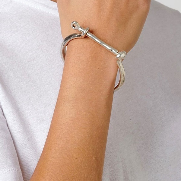 UNOde50 Гривна Shackled