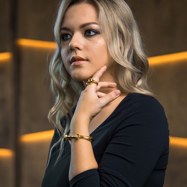 UNOde50 Гривна Estas Grillado